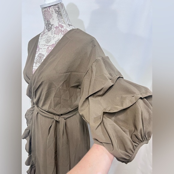 ASHLEY DOMENIQUE Olive ruched sleeve‎ wrap dress size M. - Picture 3 of 12